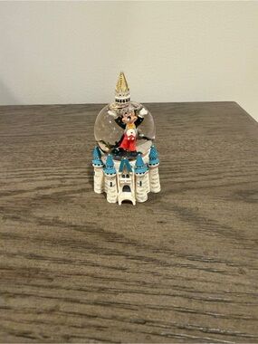 Vintage Walt Disney World Mickey Mouse Cinderella Castle Mini Snow Globe WDW